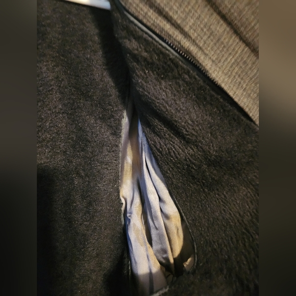 Plymouth by Boston Weather Ready coats Size Medium - Picture 10 of 10